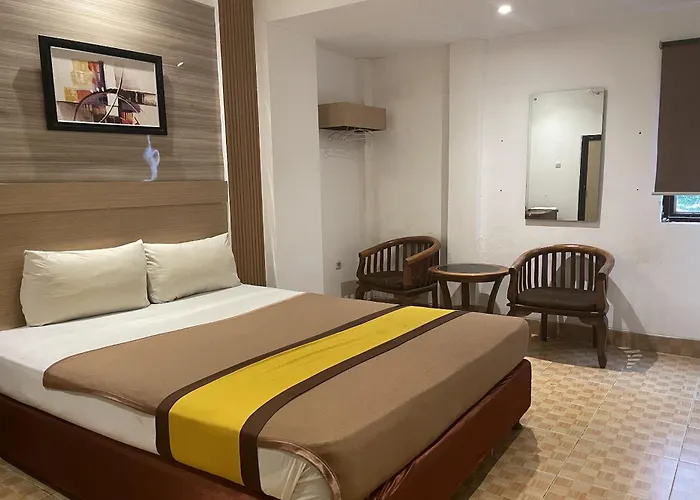 Hotel O Near Mall Panakukkang Formerly Al-Badar Hotel Syariah