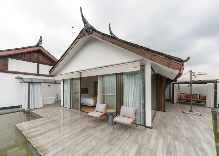 Xianzai Houshe Boutique Hotel