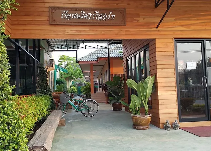Ruen Narisra Resort