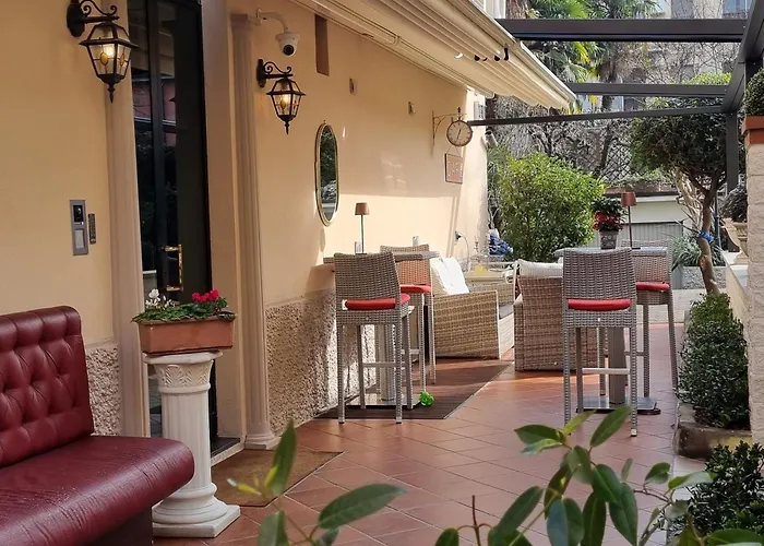 Hotel Charly