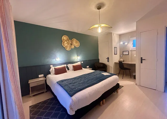 BRIT HOTEL Confort de Lannion vers Perros-Guirec