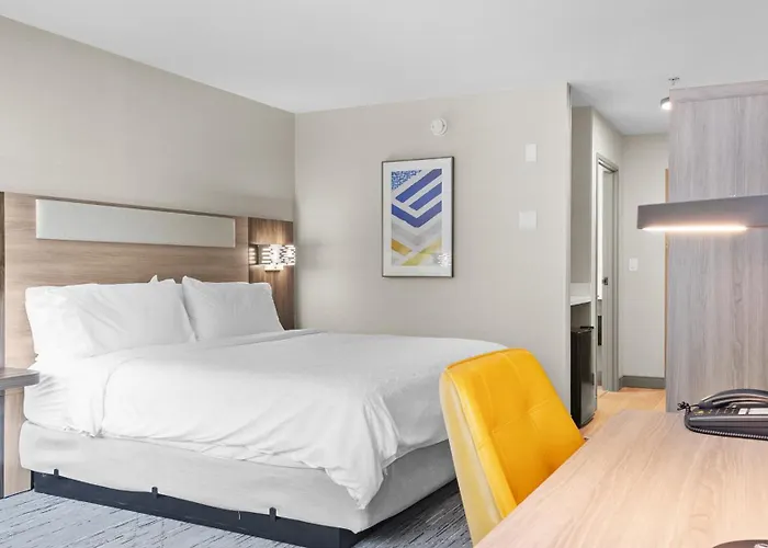 Holiday Inn Express Hotel & Suites Manchester - Airport By Ihg