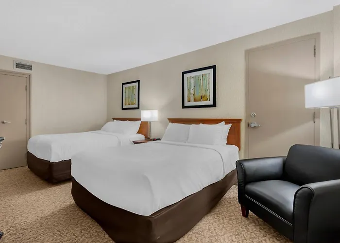Clarion Hotel & Suites Brandon