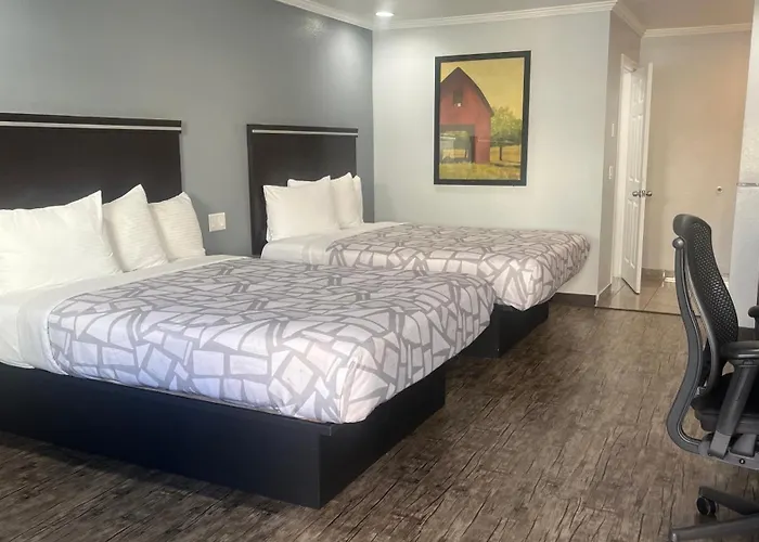 Laguna Inn And Suites