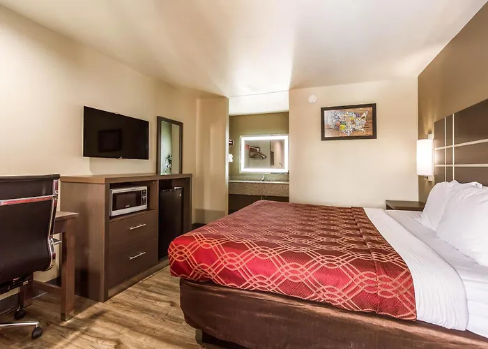 Econo Lodge Inn & Suites Murfreesboro Shopping District