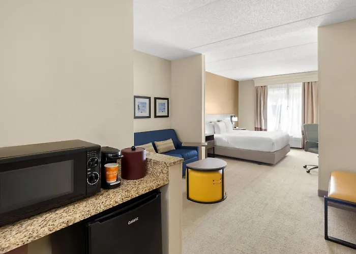 Comfort Suites Near Universal Orlando Resort