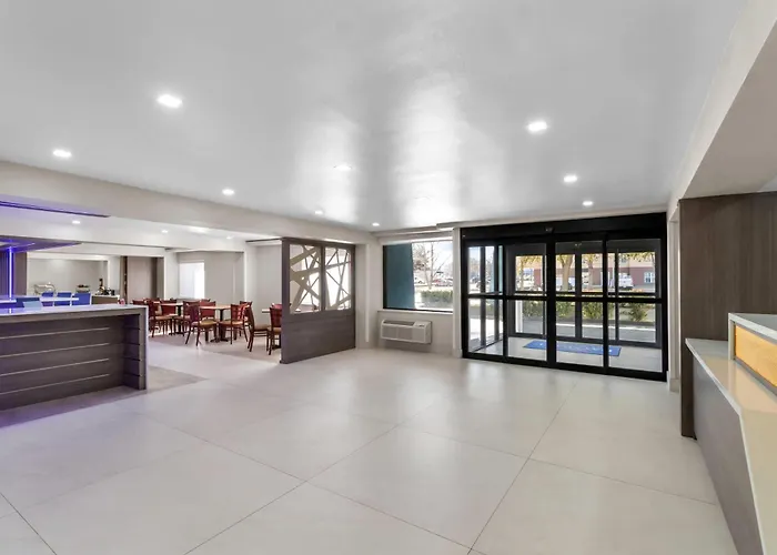 Baymont By Wyndham Arlington At Six Flags Dr