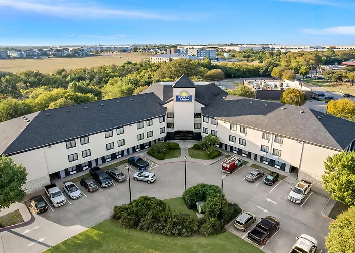 Days Inn & Suites By Wyndham Desoto