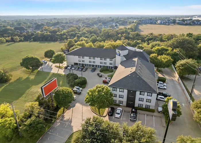 Days Inn & Suites By Wyndham Desoto