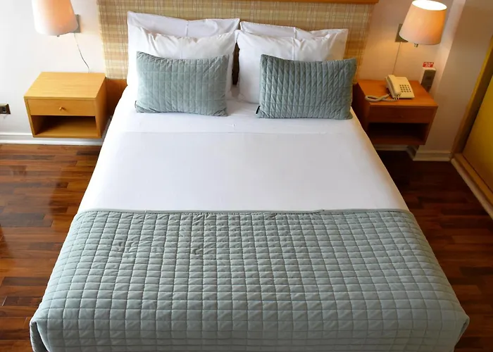 Nobile Suites Vicente Costanera