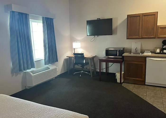 Days Inn & Suites By Wyndham Columbus Ne