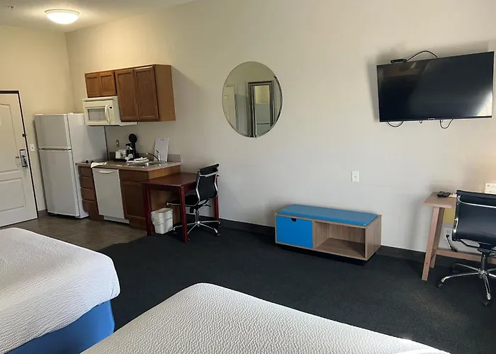 Days Inn & Suites By Wyndham Columbus Ne