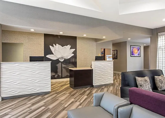 La Quinta By Wyndham Orlando Airport - On Property Food Trucks & Free Airport Shuttle!