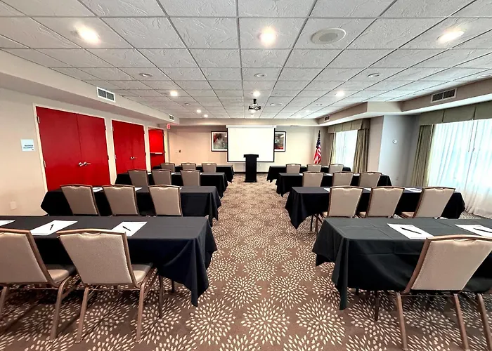 Holiday Inn Express & Suites - Olathe North By Ihg