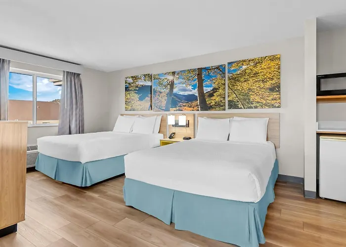 Days Inn & Suites By Wyndham Castle Rock