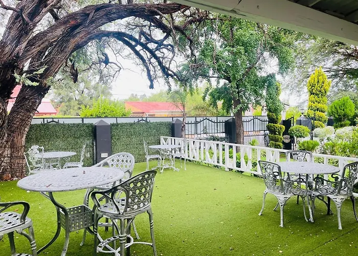 Halfway House Hotel