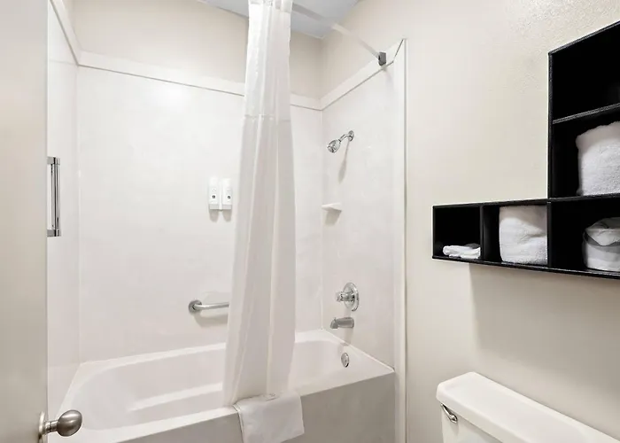 Quality Inn & Suites Monticello