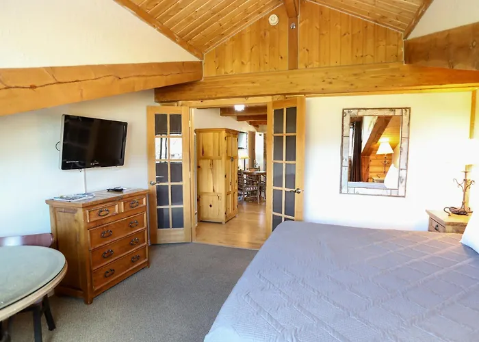 The Boulder Creek Lodge