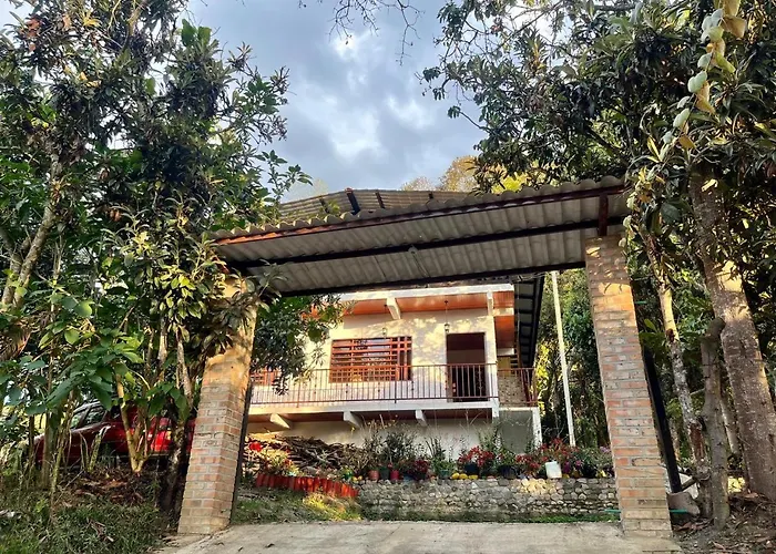 Waka Maru Guest House