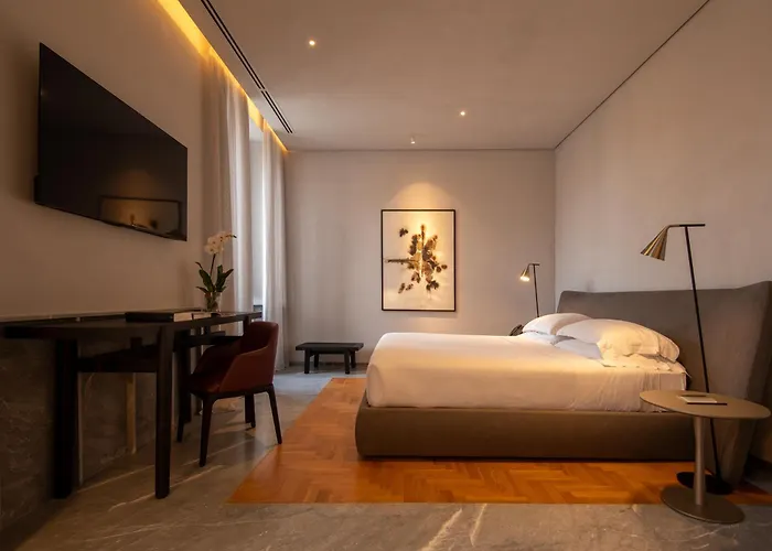 The Bank Hotel - Etruria Collection