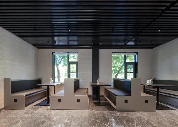 Atour Light Hotel Jinan The Laming Lake Scenic Area