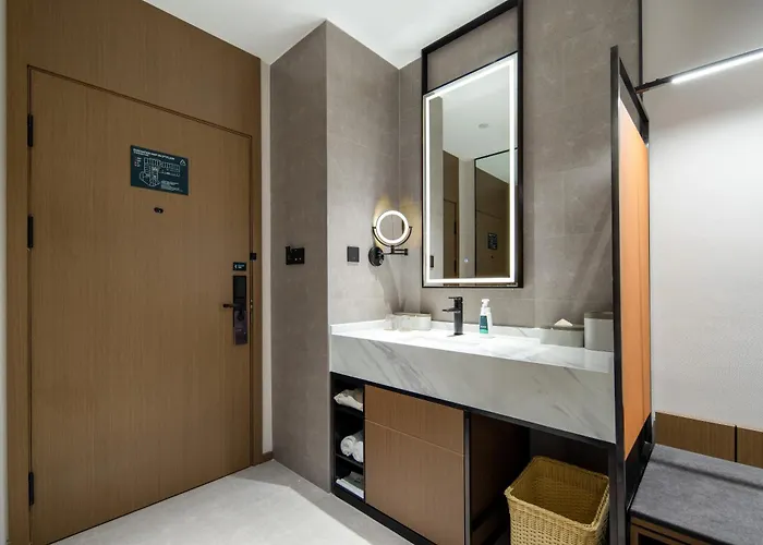 Atour Hotel Hefei Binhu Yungu Financial City