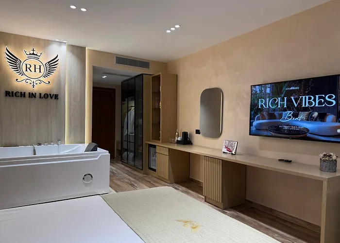 Rich Hotel