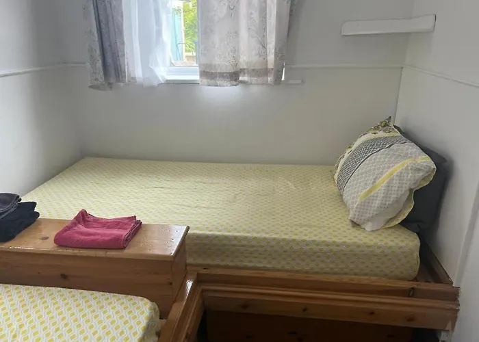 Hylands Hotel Family Suite With Double & Twin Rooms Ideal For Families With Children & Free Parking