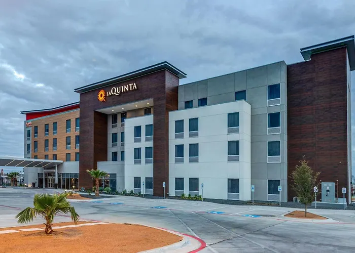 La Quinta Inn & Suites By Wyndham Eagle Pass