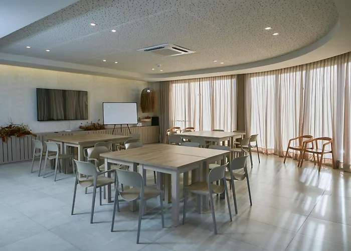Howard Johnson Alcantara Boutique Hotel Chacras De Coria By Wyndham