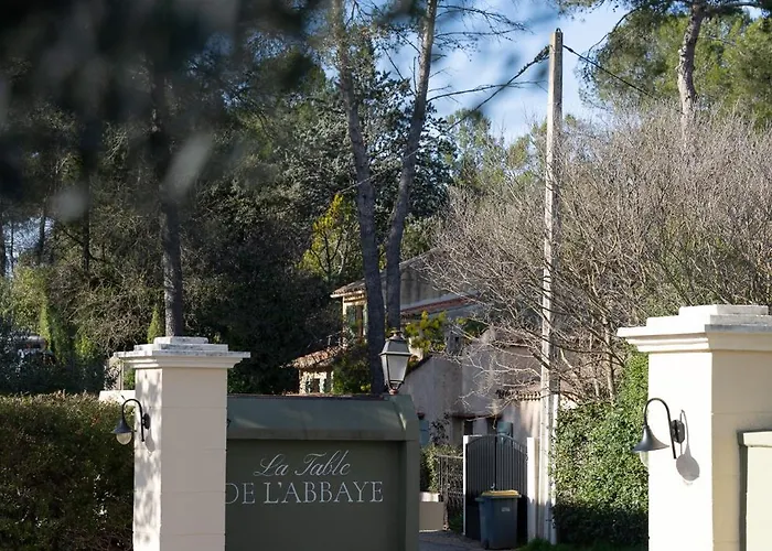 Logis Hostellerie De L'Abbaye
