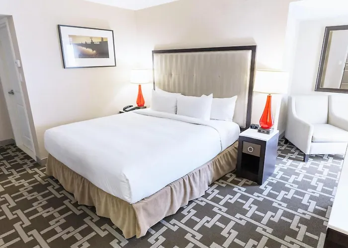 Hilton Niagara Falls/ Fallsview Hotel&Suites