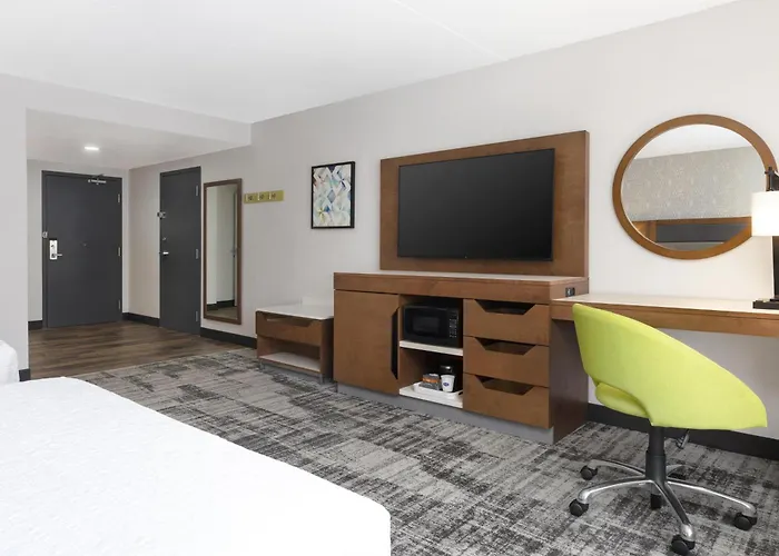 Hampton Inn & Suites By Hilton Windsor