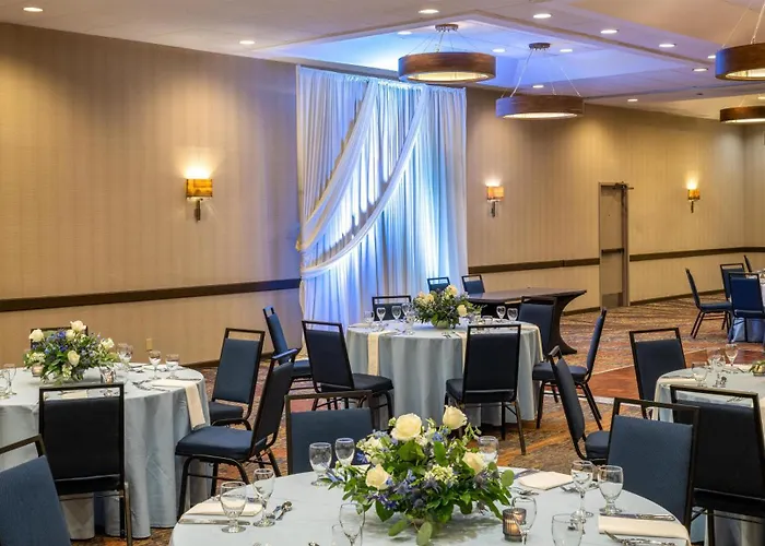 Embassy Suites By Hilton Seattle Bellevue