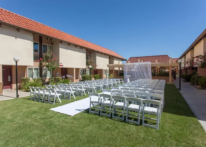 Ramada By Wyndham Fresno North