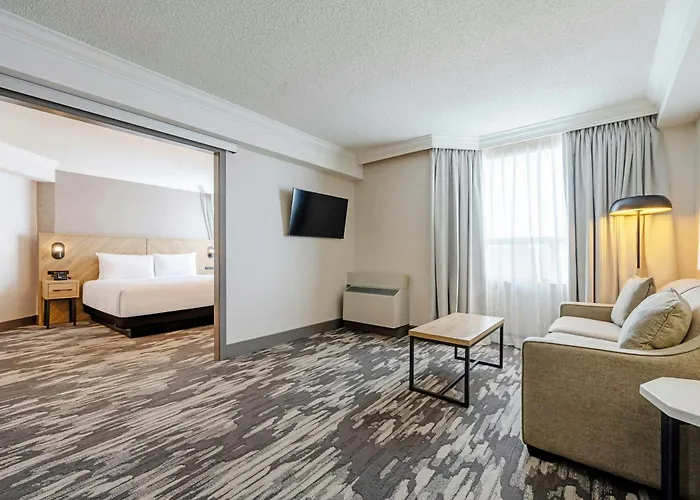 Sandman Signature Mississauga Hotel