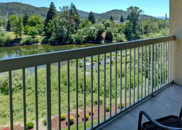 The Lodge At Roseburg