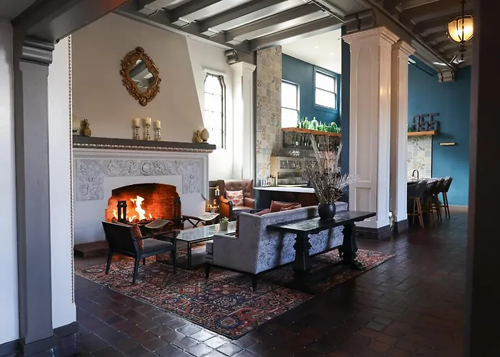 Hotel Petaluma, Tapestry Collection By Hilton