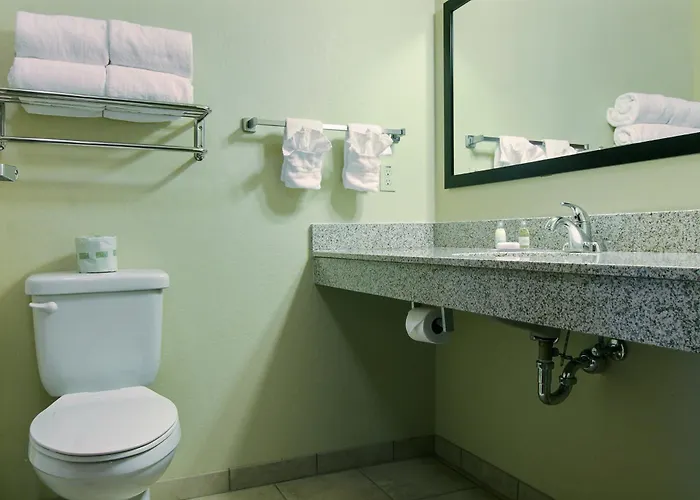 Cobblestone Inn & Suites - Harvey