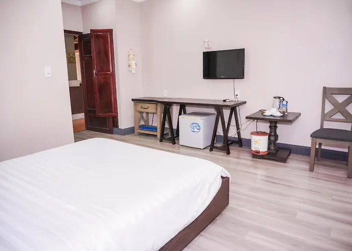Ha Trinh Hotel