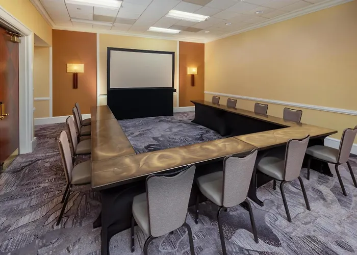 Hilton Charlotte Uptown Hotel