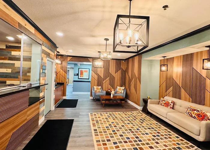 Blaine Town Inn & Suites