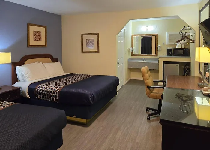 Blythe Hotel & Suites
