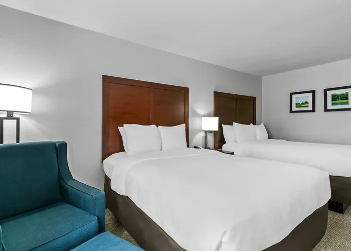 Comfort Inn & Suites Greenwood Near University