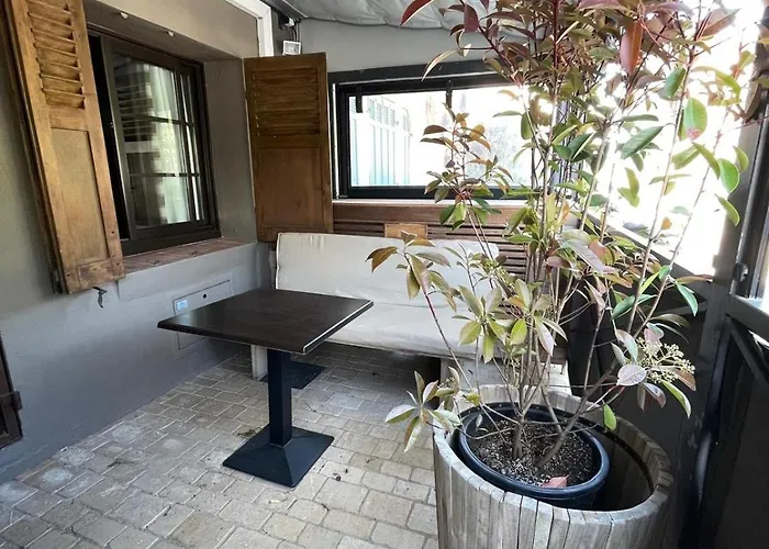 Hotel B Lodge