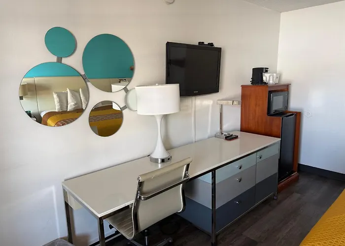 Howard Johnson By Wyndham Ft. Myers Fl Fort Myers