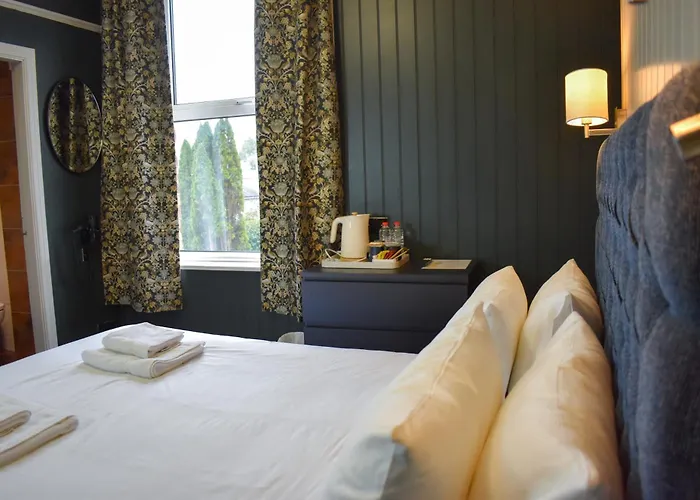 Nomi Rooms & Restaurant