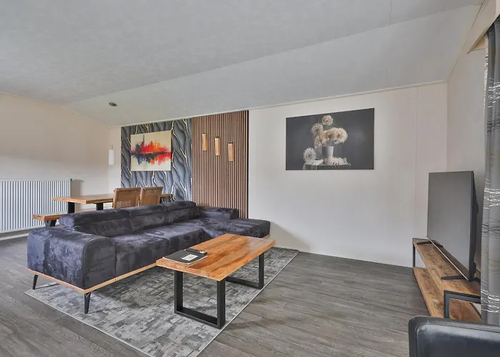 M13 Hotel