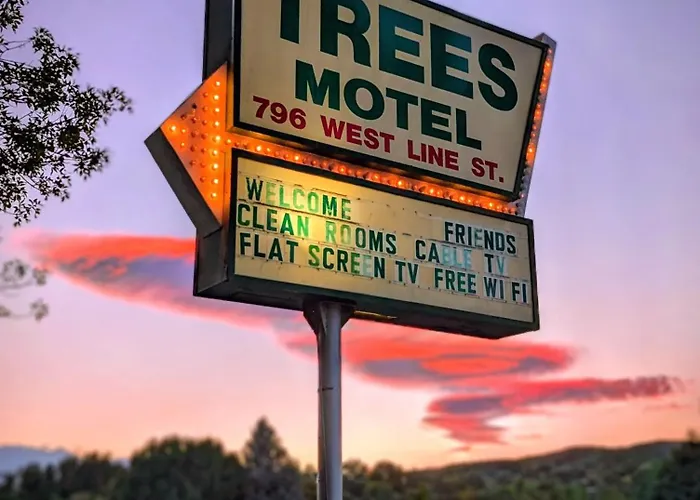 Trees Motel Bishop