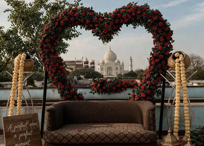 Hotel Kamal Nearest To Taj Mahal